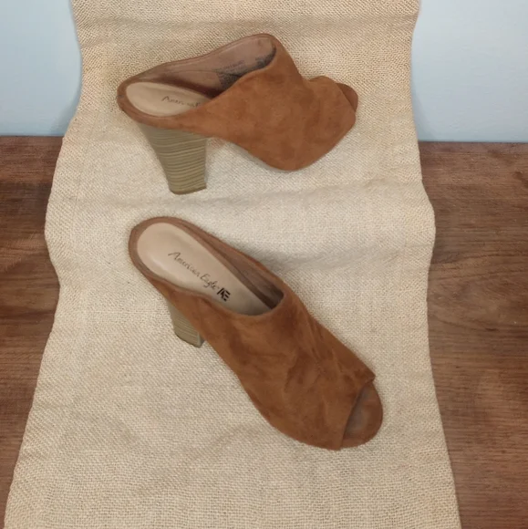 American Eagle Tan Camel Suede Open Toe Mules Clogs 4" Wood Heel Size 6 - Picture 3 of 14